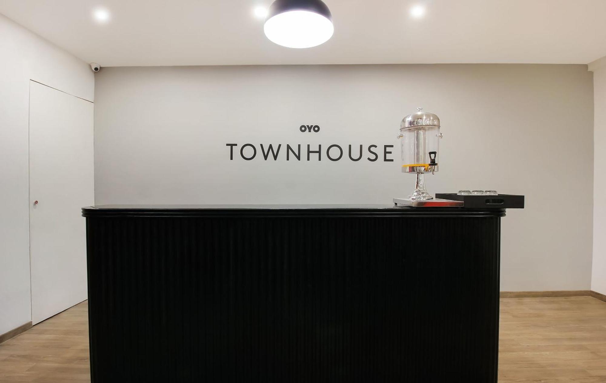 Super Townhouse The Cinco Hotel Near Esi Hospital حيدر أباد المظهر الخارجي الصورة