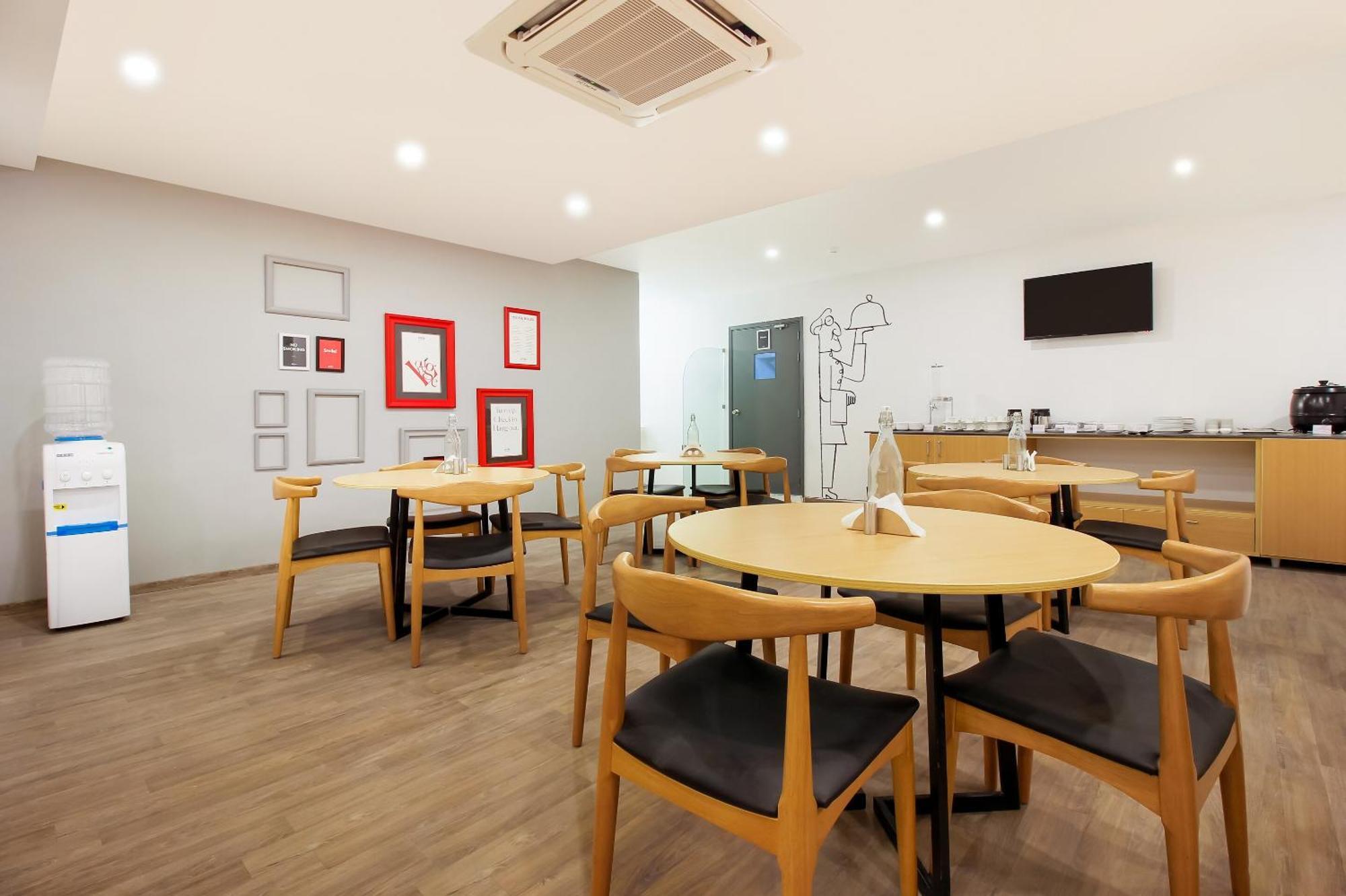 Super Townhouse The Cinco Hotel Near Esi Hospital حيدر أباد المظهر الخارجي الصورة