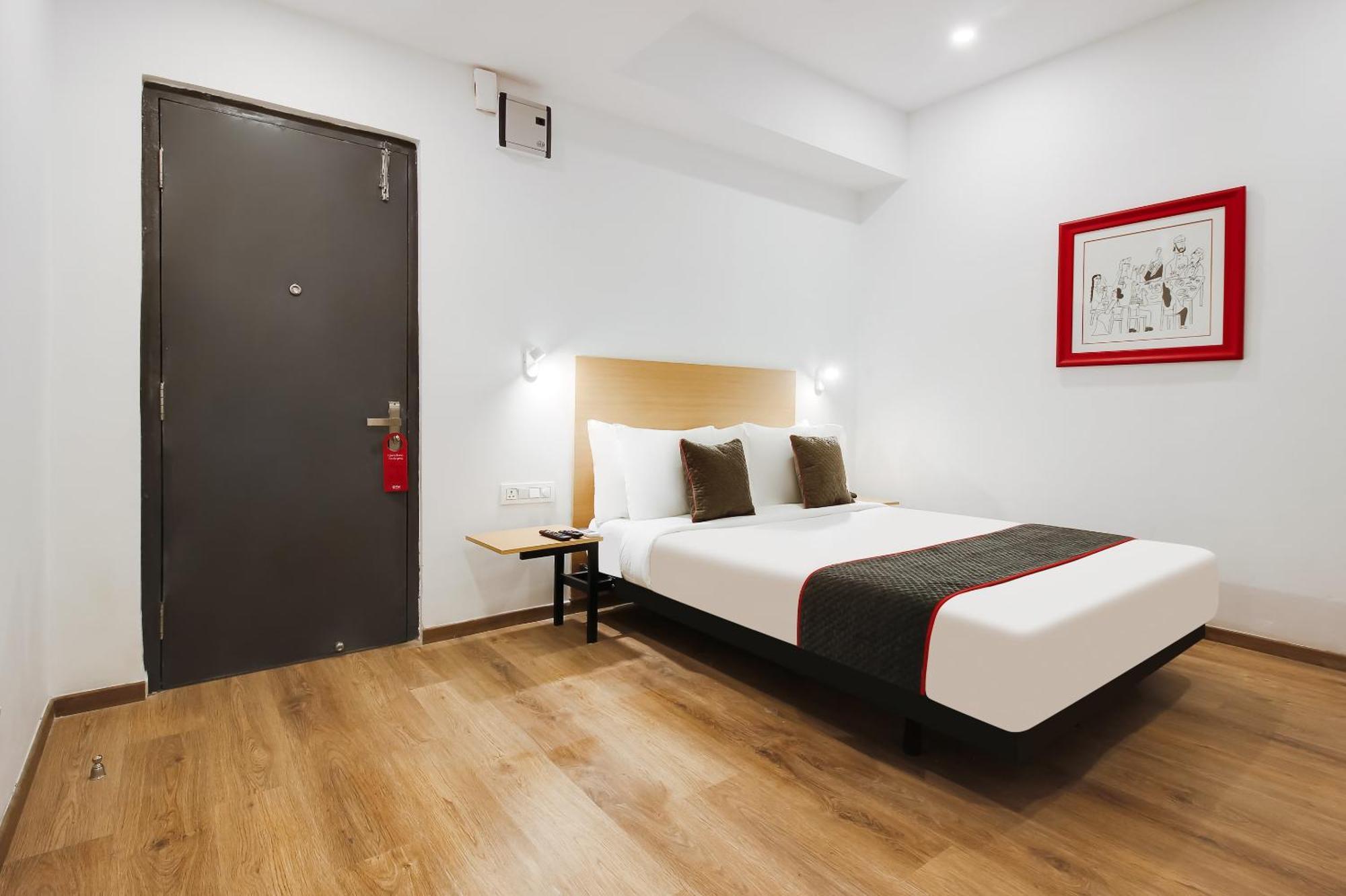 Super Townhouse The Cinco Hotel Near Esi Hospital حيدر أباد المظهر الخارجي الصورة