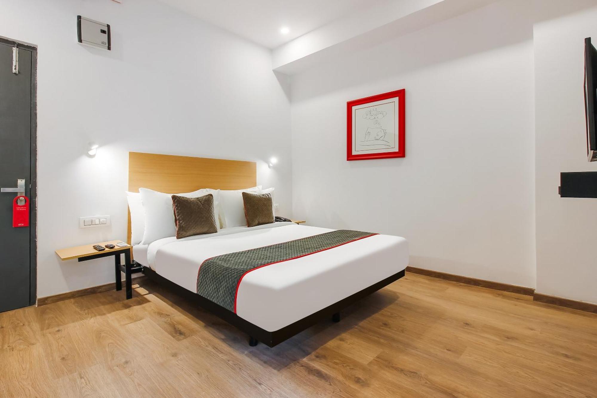 Super Townhouse The Cinco Hotel Near Esi Hospital حيدر أباد المظهر الخارجي الصورة