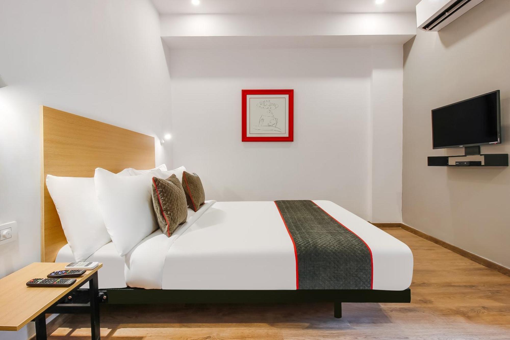 Super Townhouse The Cinco Hotel Near Esi Hospital حيدر أباد المظهر الخارجي الصورة