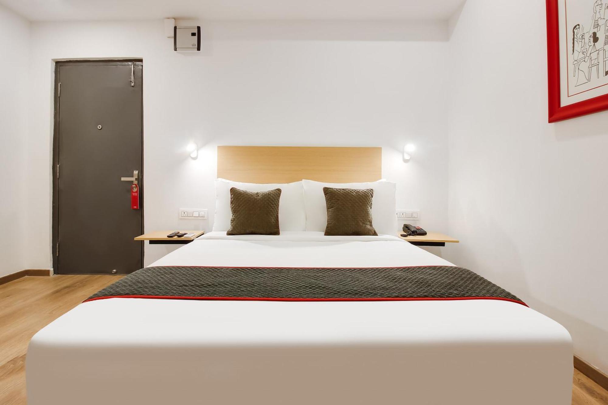 Super Townhouse The Cinco Hotel Near Esi Hospital حيدر أباد المظهر الخارجي الصورة