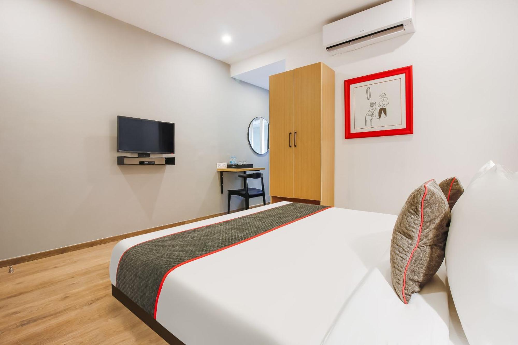 Super Townhouse The Cinco Hotel Near Esi Hospital حيدر أباد المظهر الخارجي الصورة