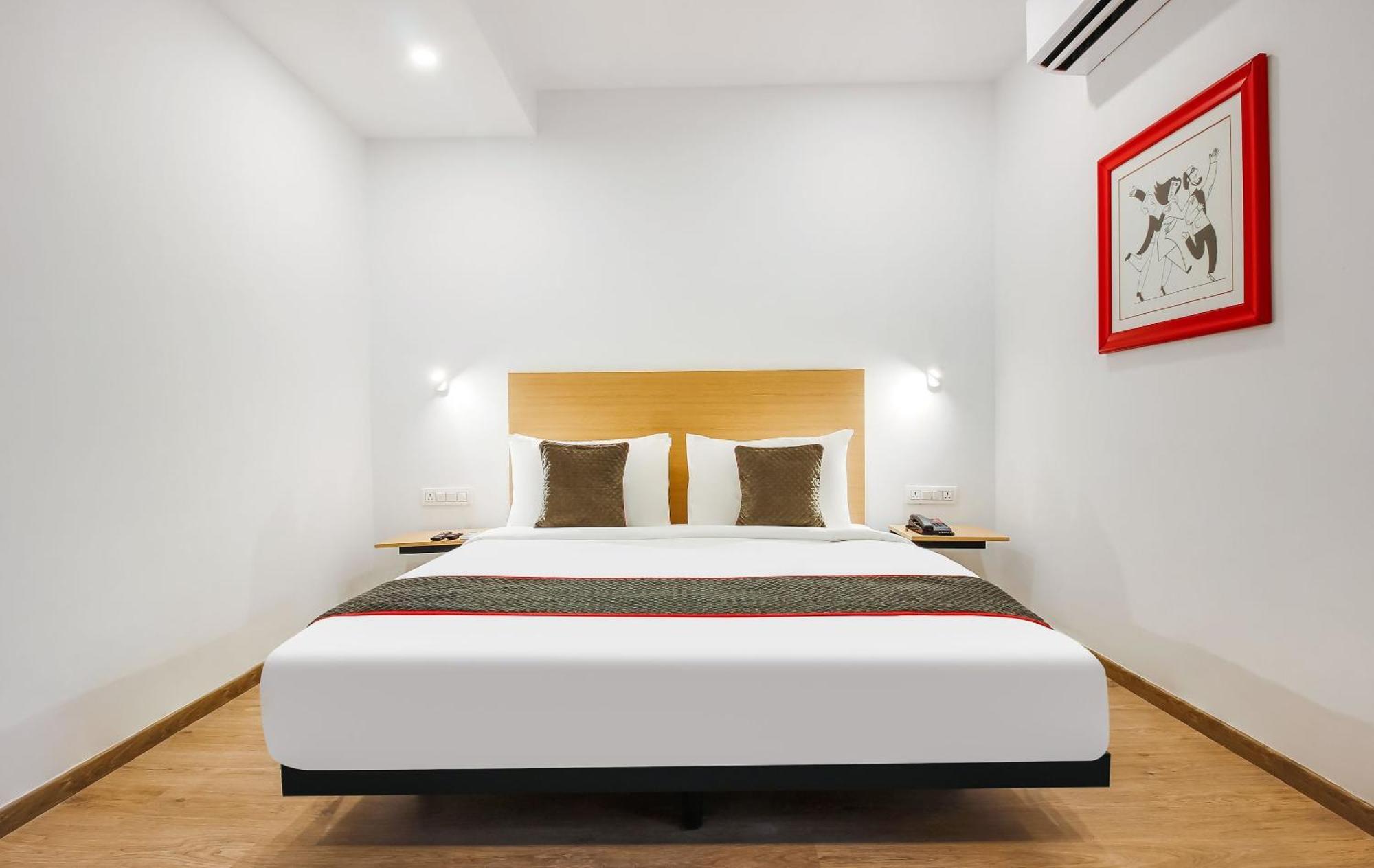 Super Townhouse The Cinco Hotel Near Esi Hospital حيدر أباد المظهر الخارجي الصورة